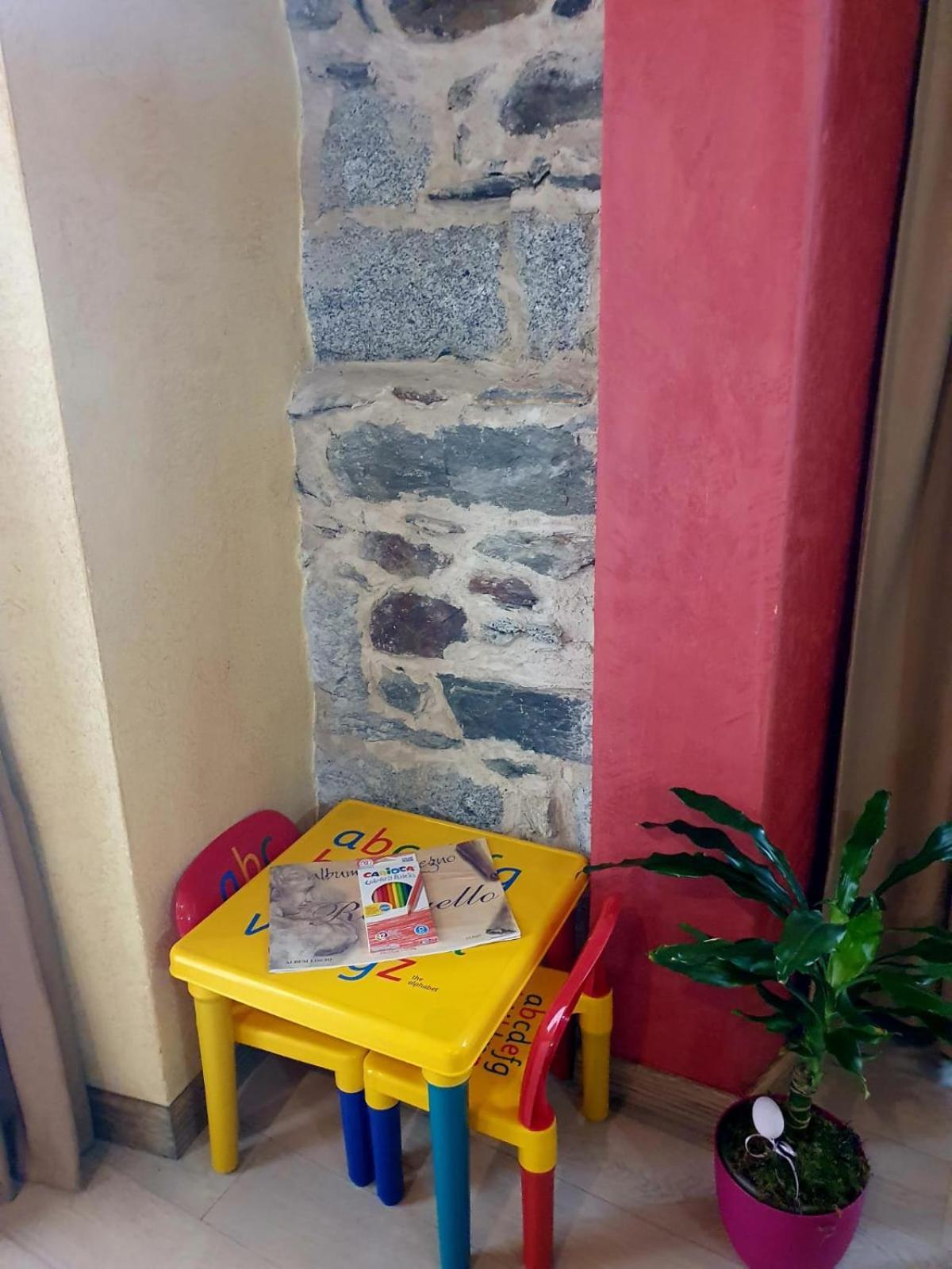 Vivere A Colori Bilocale Al Solivo Luaran gambar