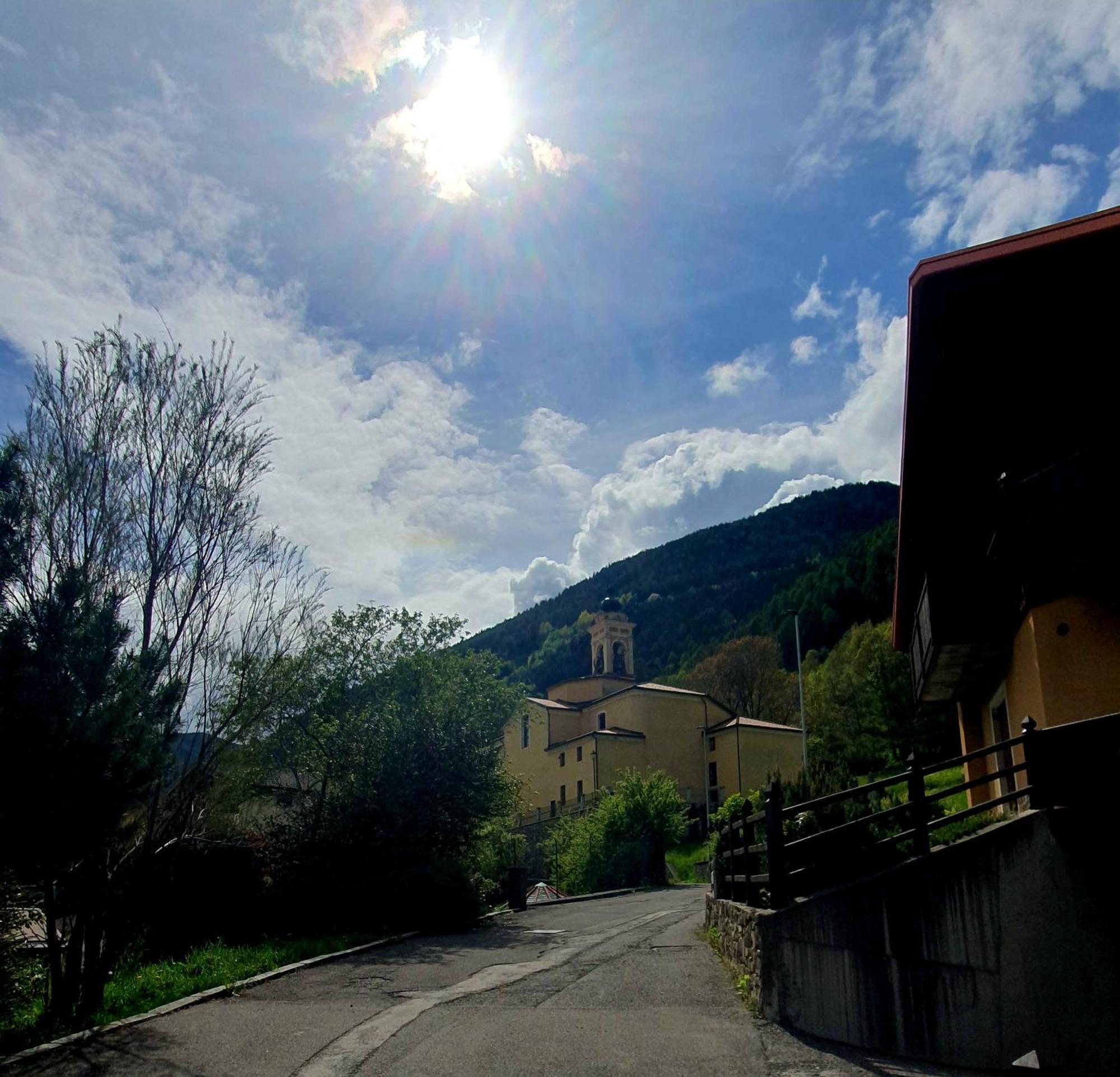Vivere A Colori Bilocale Al Solivo Luaran gambar